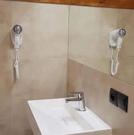 לינה וארוחת בוקר Karczma Tyrolska U Martina 3*